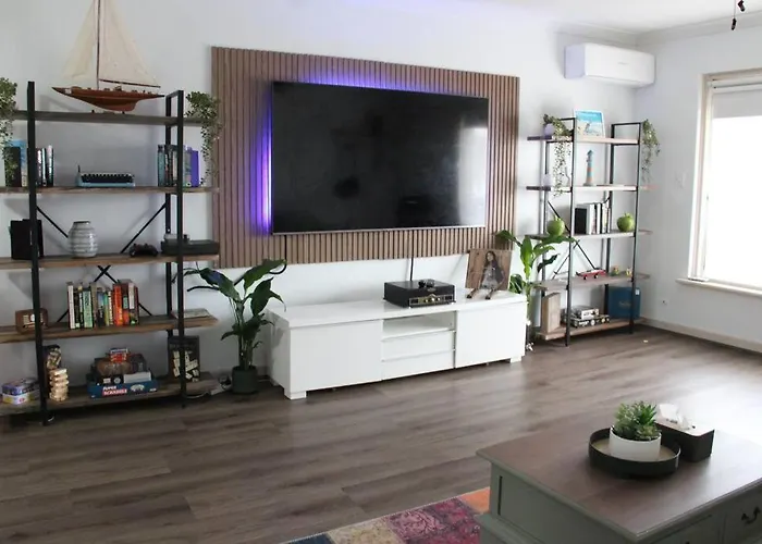 Raeside Home